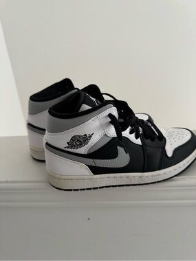 Jordan 1 Mid “Shadow” Black/Grey/White